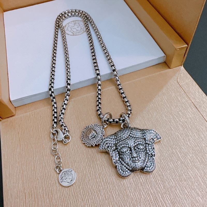 Versace Necklaces - Click Image to Close